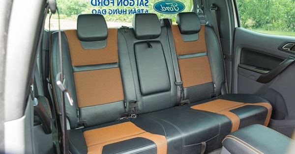 c&aacute;ch mở ghế sau ford ranger