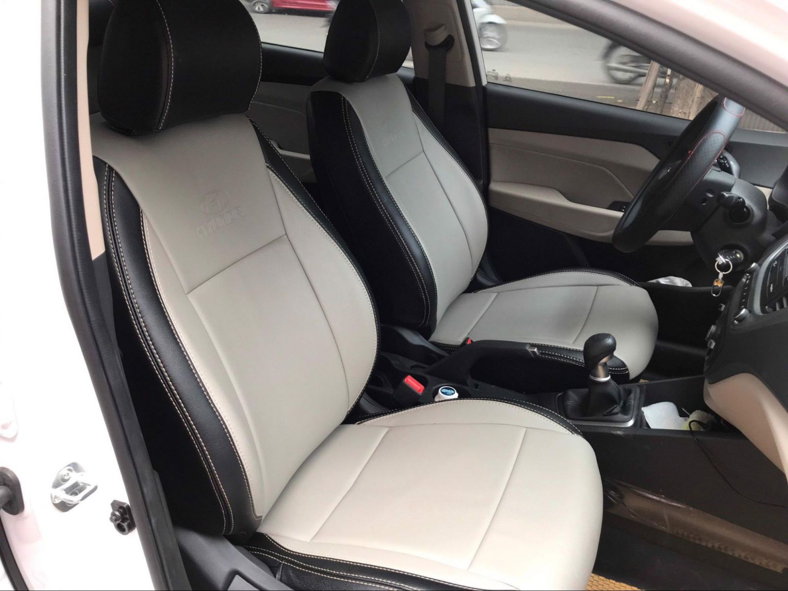 bọc ghế da xe accent