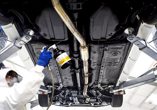 sơn phủ gầm: trang bị đồ chơi cho xe hơi