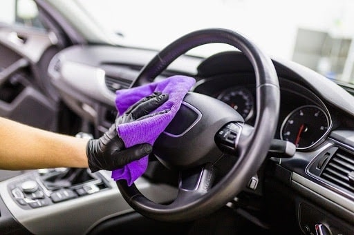 Chia sẻ cách vệ sinh làm mới vô lăng ô tô